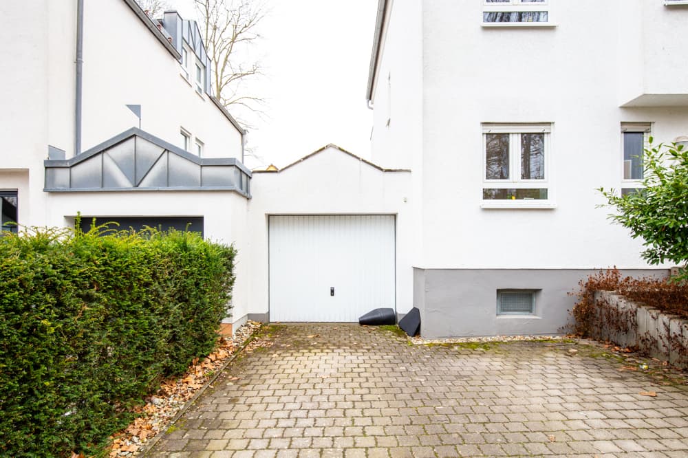 Garage + Stellplatz