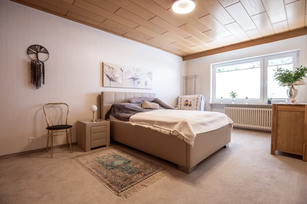 Schlafzimmer 1