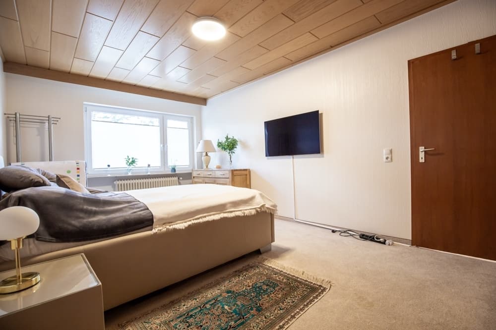 Schlafzimmer 1