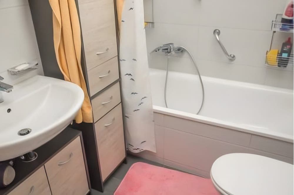 Badezimmer mit Wanne