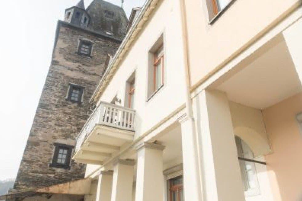 Rheinseite mit Balkon und Marktturm