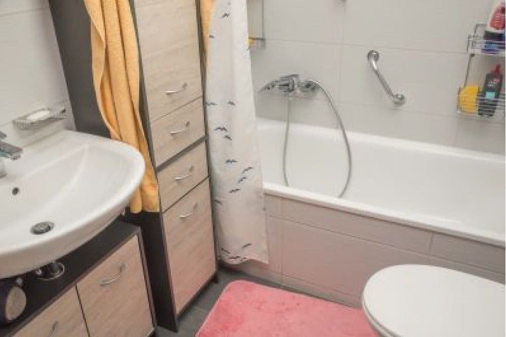 Badezimmer mit Wanne