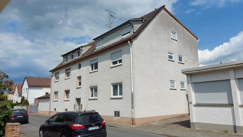 Hausansicht — Vollvermietetes Mehrfamilienhaus mit 7 Wohneinheiten und Wärmepumpe in Weiterstadt